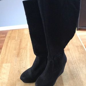 Knee high wedges boots